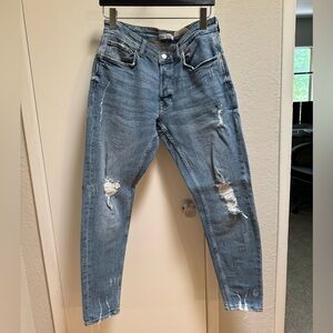 DISTRESSED STRETCH SKINNY JEANS